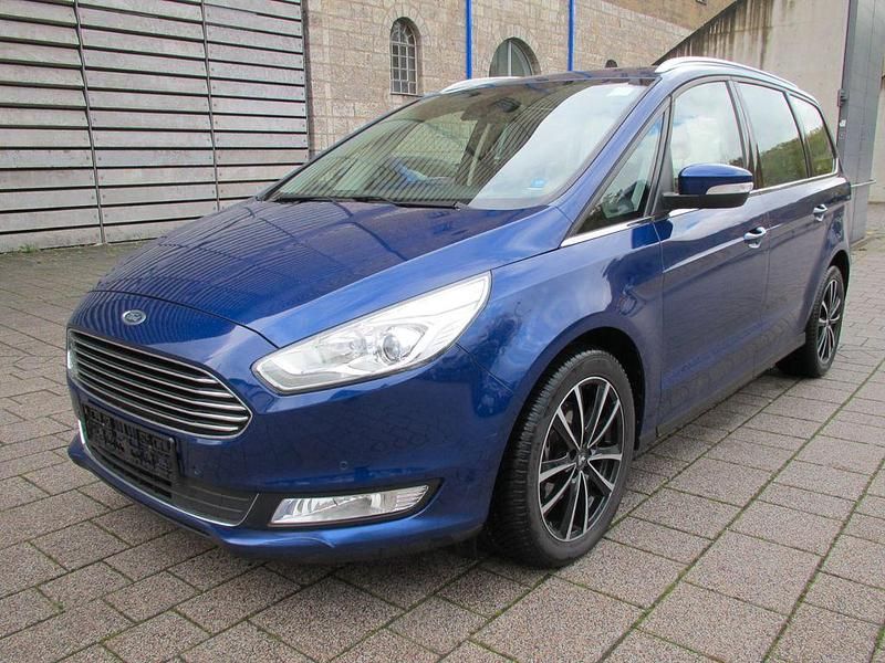 Blau Gebraucht 2017 Ford Galaxy Titanium Van / Kleinbus | 15.950 € (Fairer Preis) - Bild 1/4