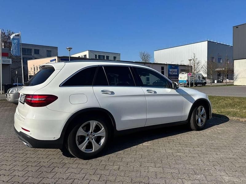 Gebraucht Mercedes GLC250 AMG line 204 PS (150 kW) 2015 Weiß SUV