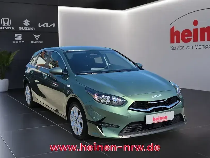 Gebraucht Kia Ceed Comfort 140 PS (102 kW) 2025 Grün Kleinwagen