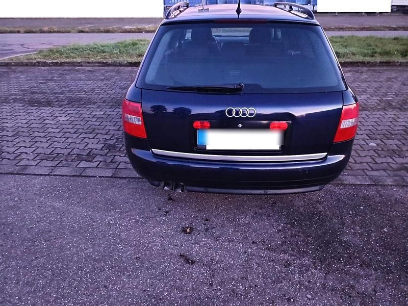 Usado Audi A6 Performance 131 HP (96 kW) 2004 Azul Carrinha