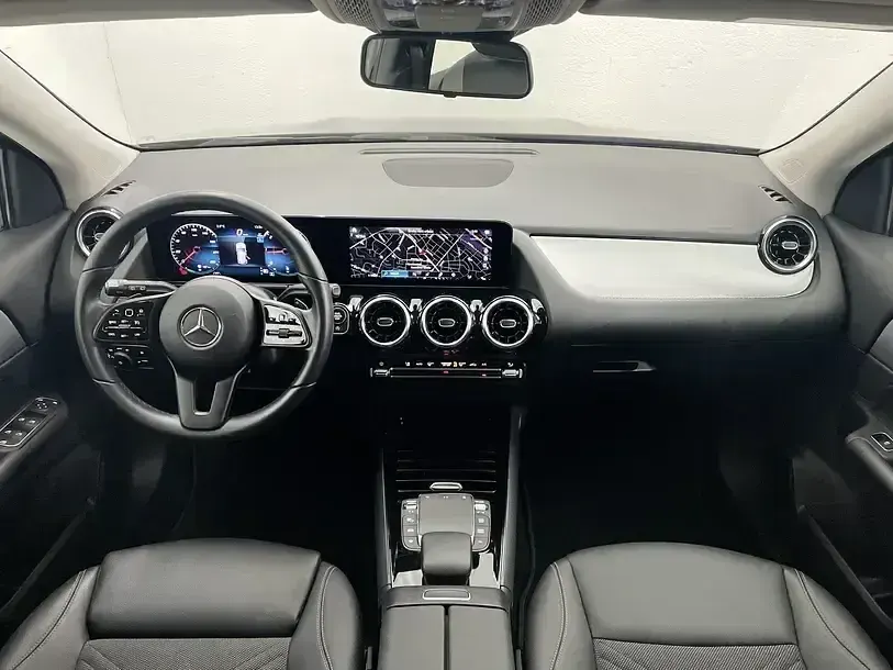 Gebraucht Mercedes GLA180 Style 390 PS (286 kW) 2024 Grau SUV