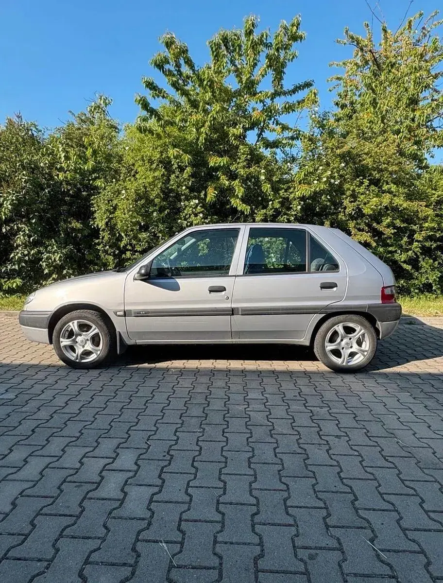 Gebraucht Citroën Saxo 60 PS (44 kW) 1999 Silber Kleinwagen