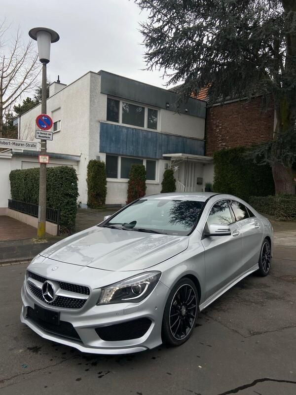 Silber Gebraucht 2016 Mercedes CLA220 AMG Limousine | 17.200 € (Guter Preis) - Bild 1/4