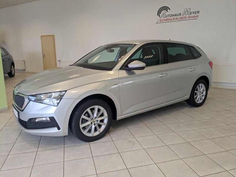 Gebraucht Skoda Scala Ambition 110 PS (80 kW) 2021 Brilliantsilber metallic Kleinwagen