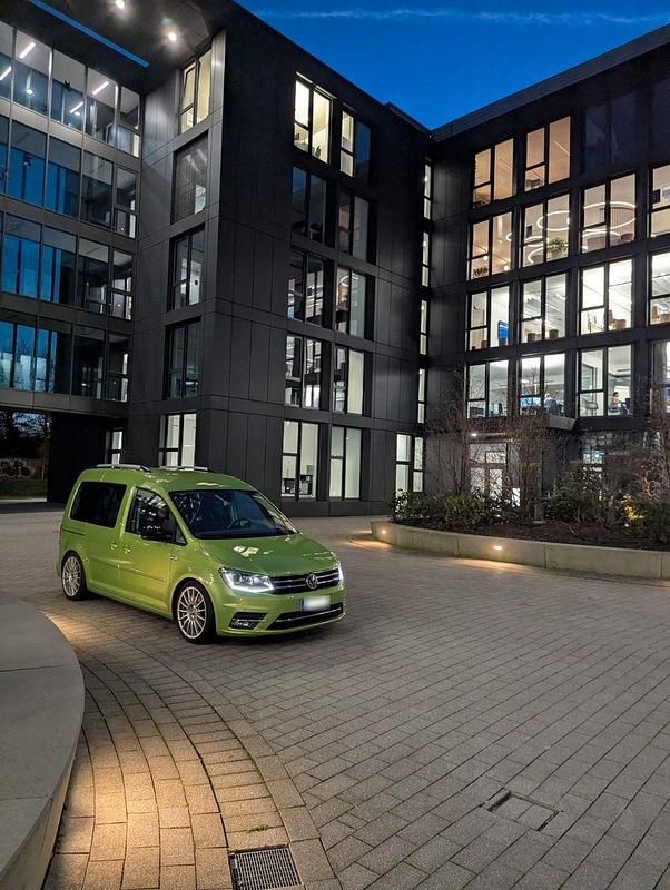 Gebraucht VW Caddy R 131 PS (96 kW) 2020 Grün Van / Kleinbus