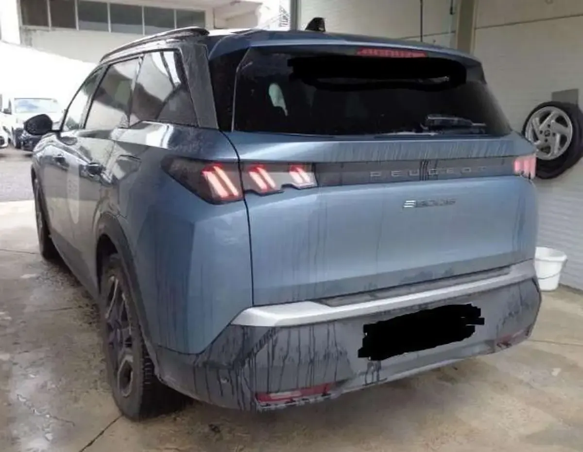 Gebraucht Peugeot 5008 Allure 156 kW (213 PS) 2025 Ingaroblau metalliclackierun SUV
