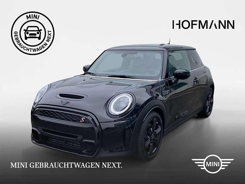 Gebraucht Mini Cooper S Classic 178 PS (130 kW) 2022 Midnight black metallic Kleinwagen