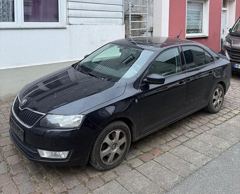 Schwarz Gebraucht 2013 Skoda Rapid Limousine | 2.490 € (Superpreis) - Bild 1/4