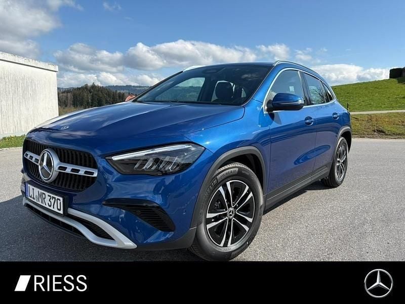 Blau Gebraucht 2025 Mercedes GLA180 SUV | 39.400 € (Etwas zu teuer) - Bild 1/4