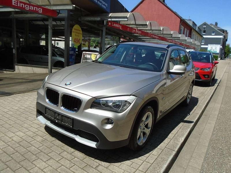 Silber Gebraucht 2012 BMW X1 Sport Line SUV | 6.990 € (Guter Preis) - Bild 1/4