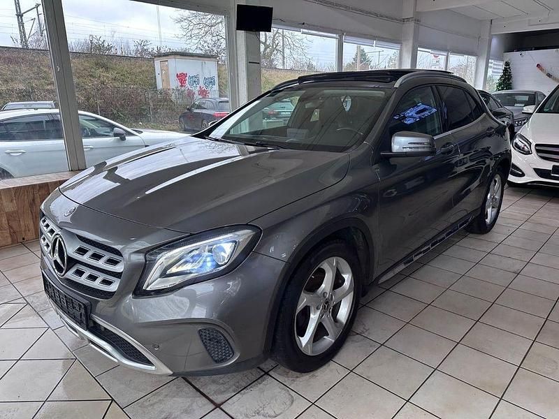 Gebraucht Mercedes GLA180 122 PS (89 kW) 2018 Mountaingrau SUV