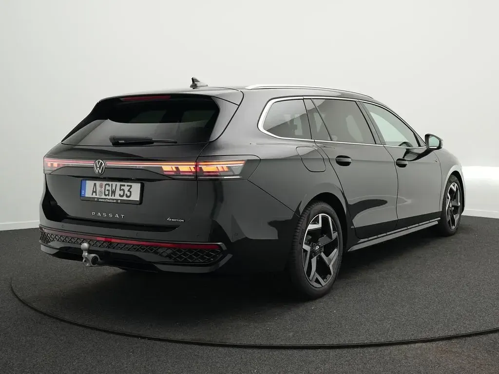 Gebraucht VW Passat R-line 193 PS (141 kW) 2026 Grenadillschwarz metallic Kombi