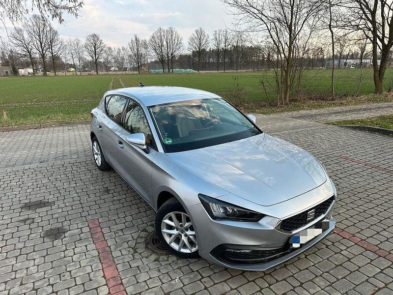 Gebraucht Seat Leon Style 116 PS (85 kW) 2022 Silber Limousine
