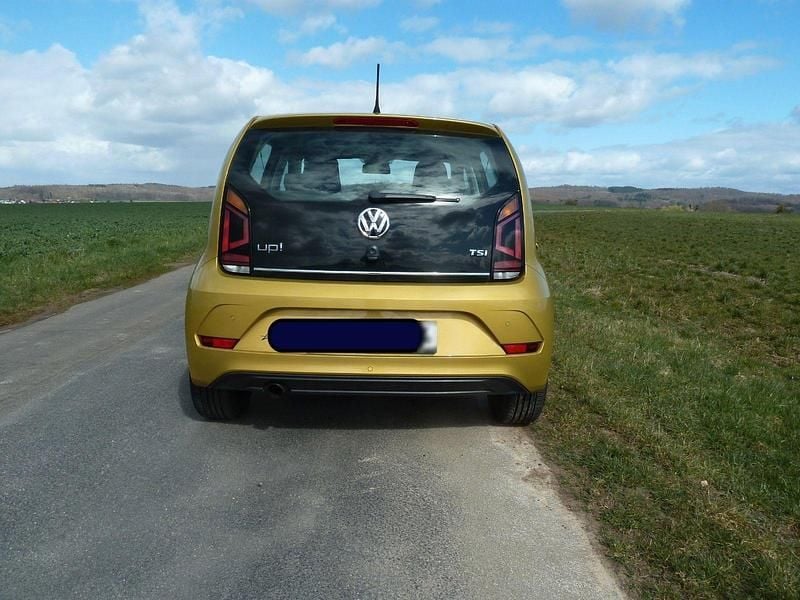 Gebraucht VW up! high up! 90 PS (66 kW) 2016 Gold Kleinwagen