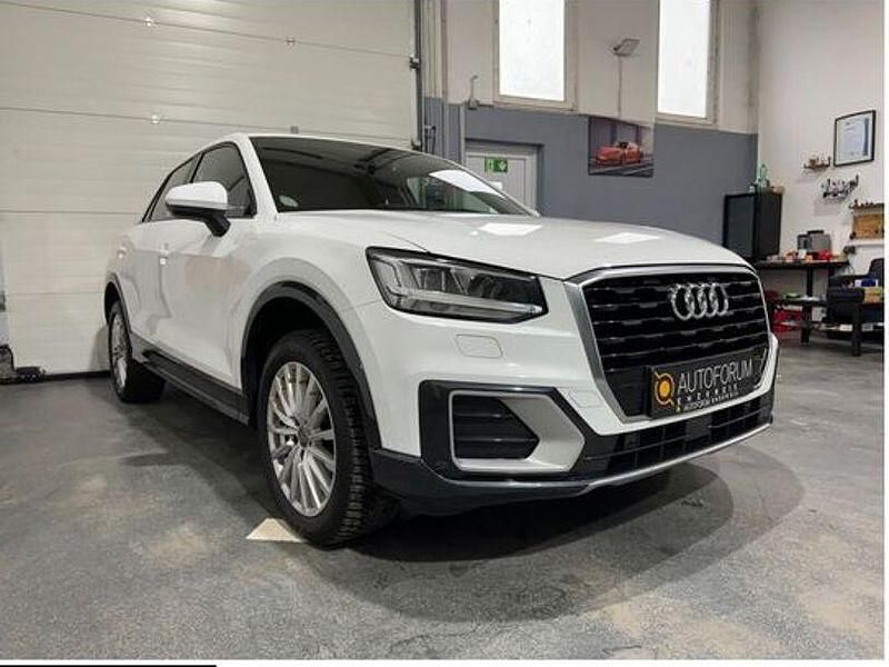 Weiss Gebraucht 2017 Audi Q2 Ambiente SUV | 17.190 € (Guter Preis) - Bild 1/3