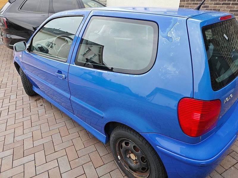 Gebraucht VW Polo Basis 60 PS (44 kW) 2000 Blau Limousine
