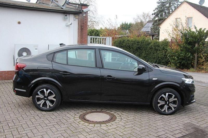 Gebraucht Dacia Logan 91 PS (66 kW) 2024 Schwarz Limousine