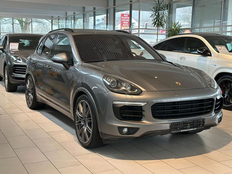 Grau Gebraucht 2016 Porsche Cayenne S Sport SUV | 42.991 € (Fairer Preis) - Bild 1/4