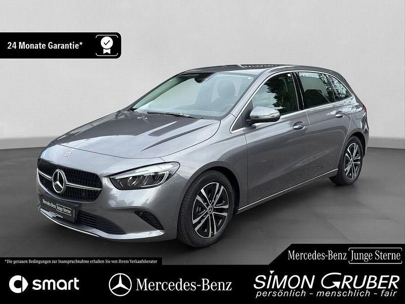 Lack mountaingrau (metallic) Gebraucht 2024 Mercedes B180 Progressive Van / Kleinbus | 30.850 € (Guter Preis) - Bild 1/4