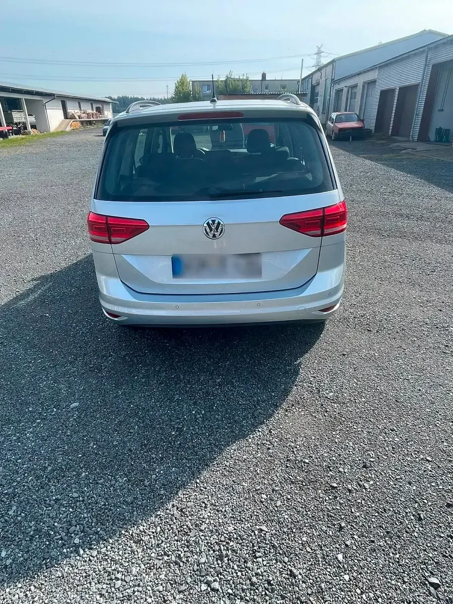 Gebraucht VW Touran 110 PS (80 kW) 2016 Silber Van / Kleinbus