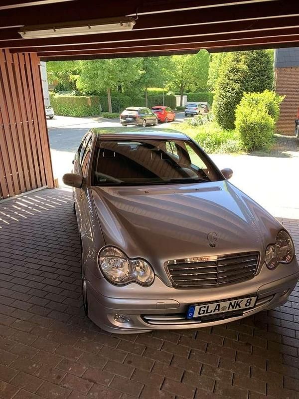 Silber Gebraucht 2005 Mercedes C180 Classic Limousine | 6.800 € (Teuer) - Bild 1/4