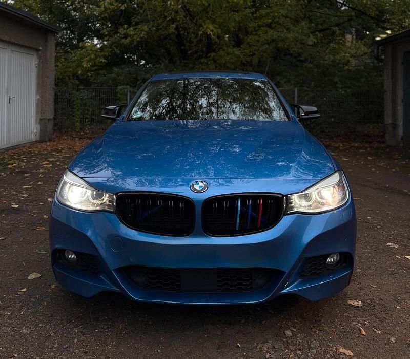 Blau Gebraucht 2015 BMW 325 M Sport Limousine | 17.500 € (Etwas zu teuer) - Bild 1/4