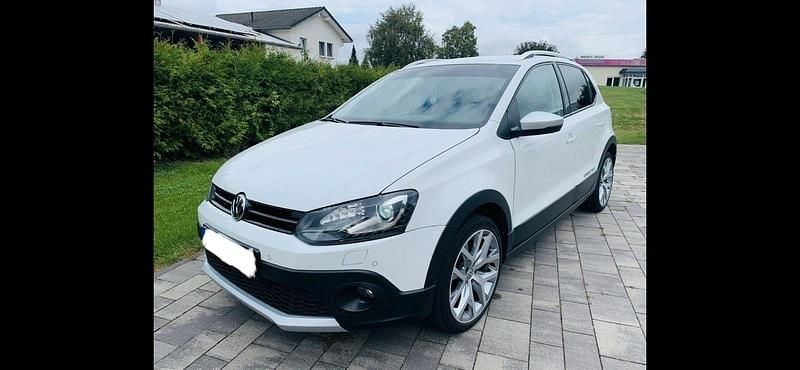 Weiß Gebraucht 2017 VW Polo Cross Kleinwagen | 12.249 € (Fairer Preis) - Bild 1/4