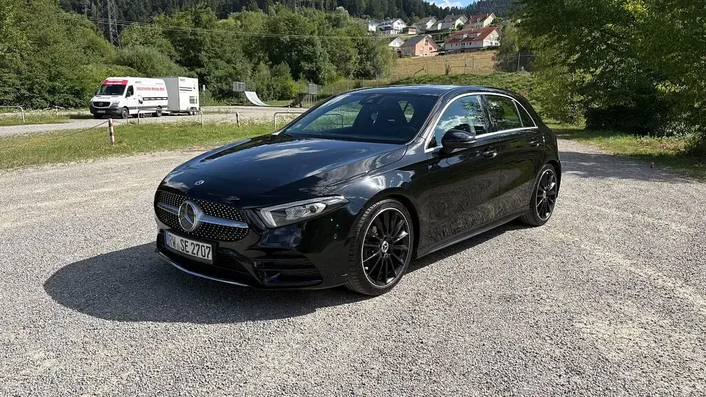 Gebraucht Mercedes A200 163 PS (119 kW) 2021 Schwarz Limousine