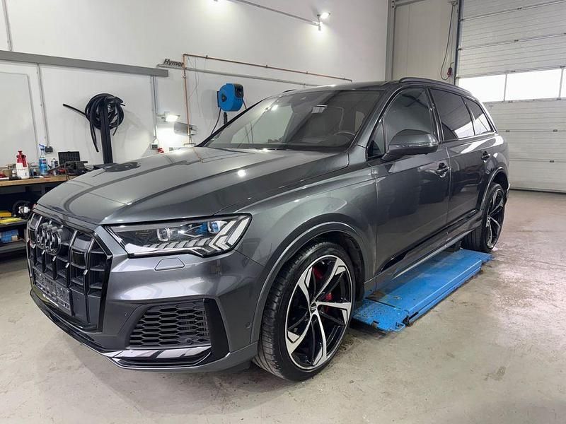 Grau Gebraucht 2020 Audi SQ7 Sport SUV | 57.995 € (Superpreis) - Bild 1/4