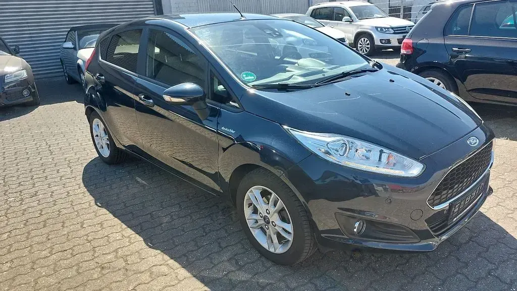 Gebraucht Ford Fiesta Celebration 101 PS (74 kW) 2017 Blau Kleinwagen