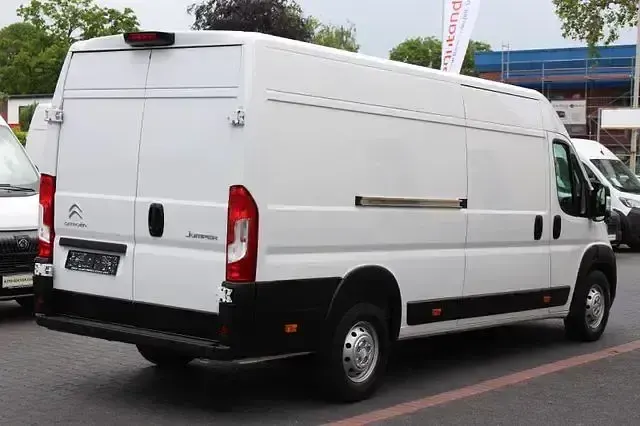 Gebraucht Citroën Jumper 165 PS (121 kW) 2024 Weiß Van / Kleinbus