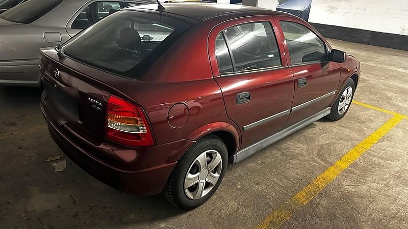 Gebraucht Opel Astra 101 PS (74 kW) 1998 Rot Limousine