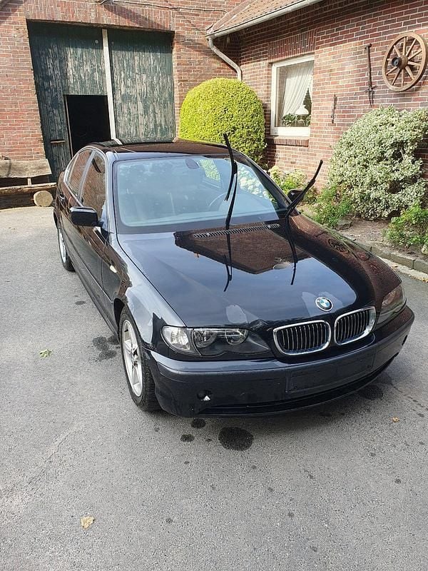 Schwarz Gebraucht 2004 BMW 320 Lifestyle Limousine | 1.000 € (Superpreis) - Bild 1/4