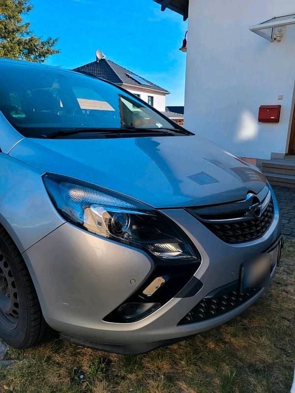 Gebraucht Opel Zafira 131 PS (96 kW) 2012 Silber Van / Kleinbus