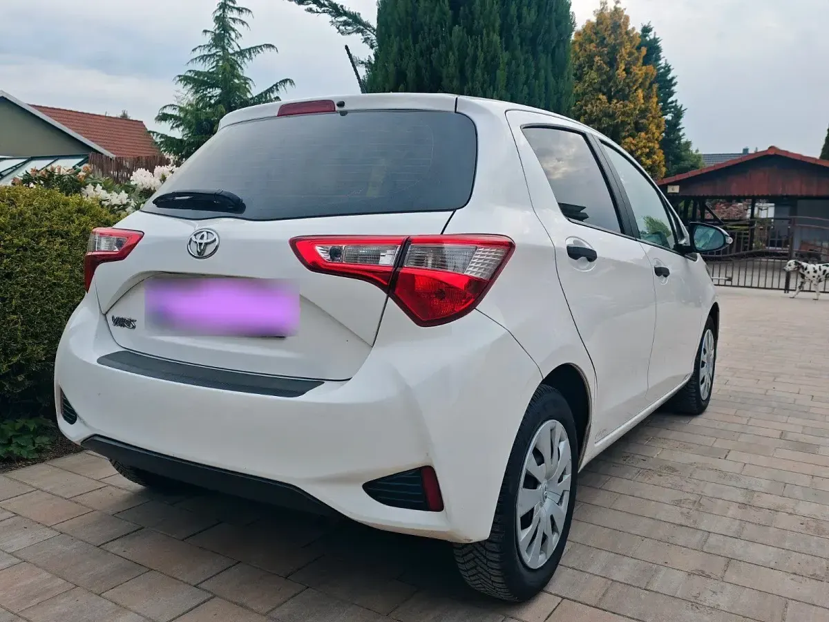 Gebraucht Toyota Yaris 69 PS (50 kW) 2017 Weiß Kleinwagen