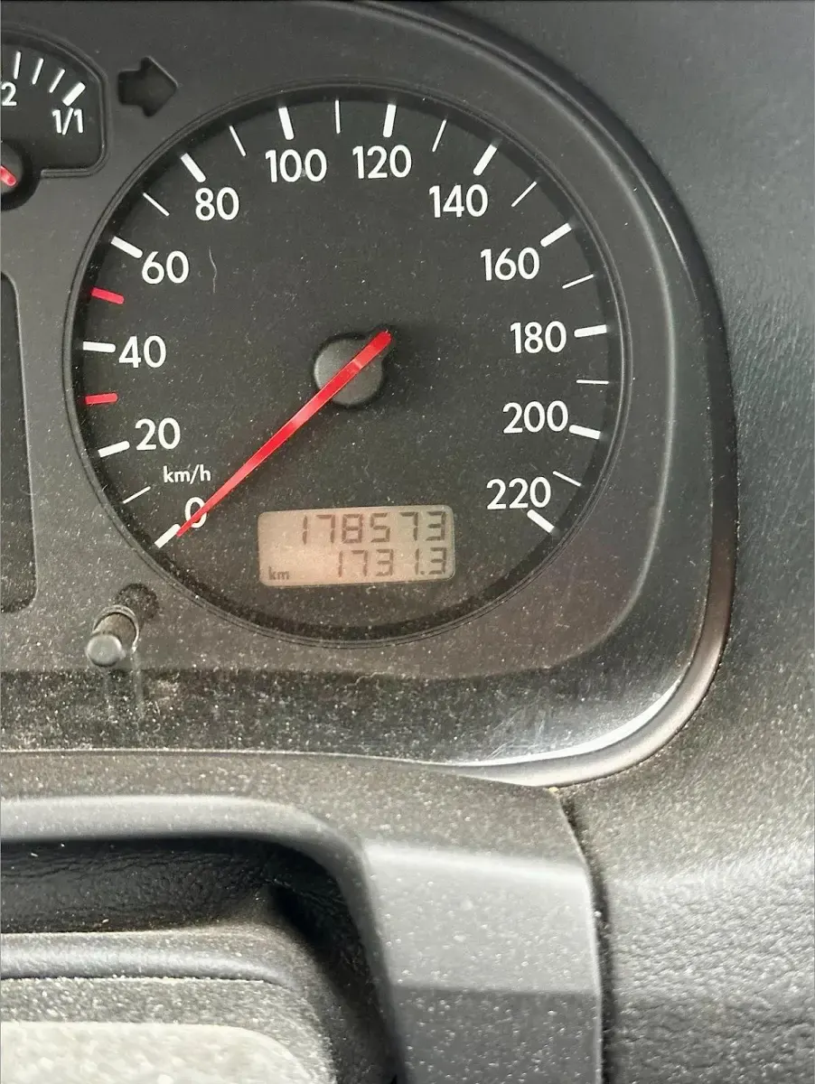Gebraucht VW Golf IV 75 PS (55 kW) 2002 Grau Kleinwagen