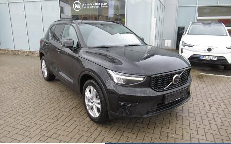 Schwarz Gebraucht 2024 Volvo XC40 Plus SUV | 35.500 € (Guter Preis) - Bild 1/4