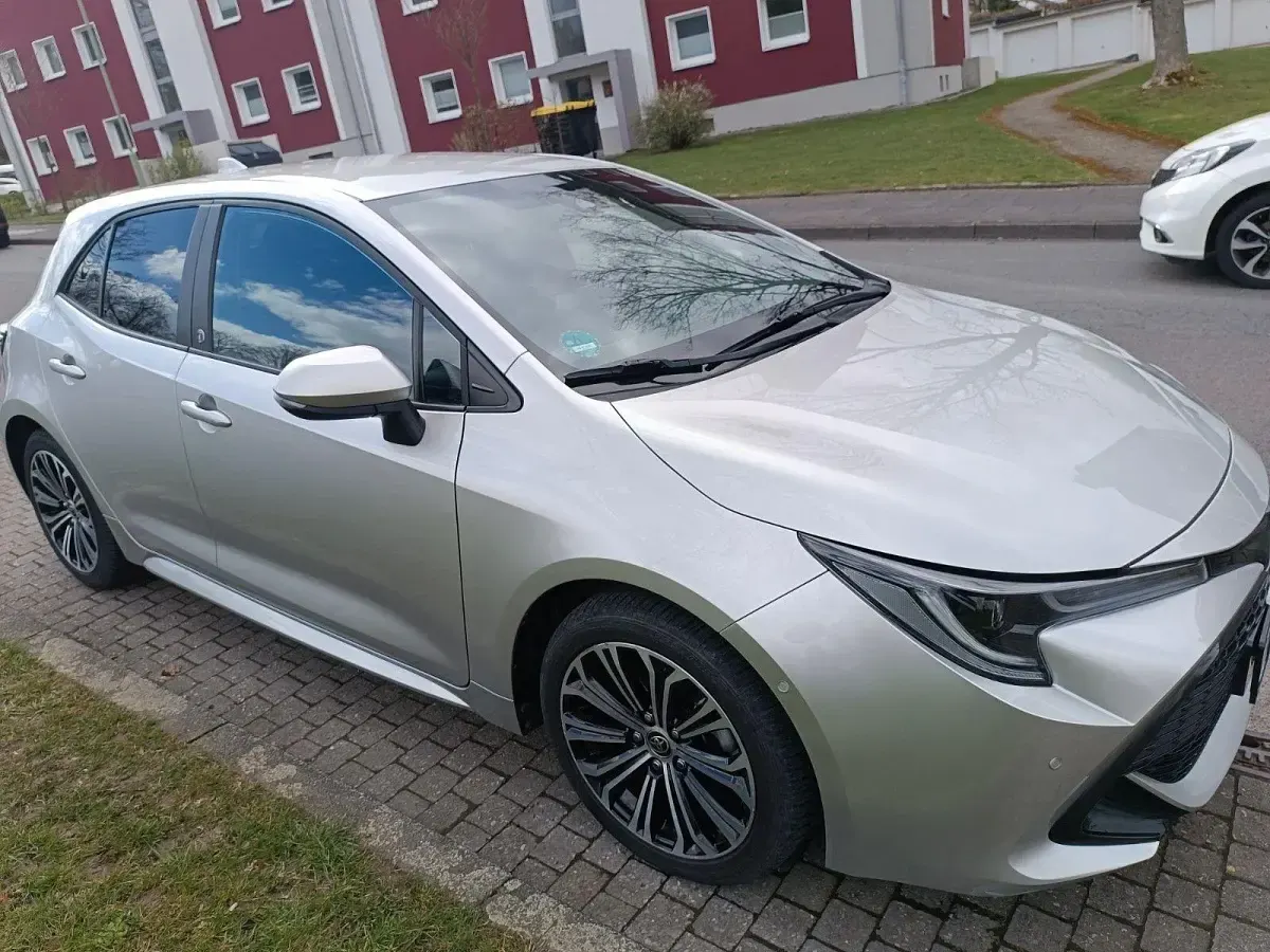 Gebraucht Toyota Corolla Team 140 PS (102 kW) 2023 Silber Limousine