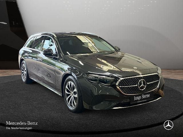 Grau Gebraucht 2024 Mercedes E220 Advanced Plus Limousine | 44.990 € (Superpreis) - Bild 1/4