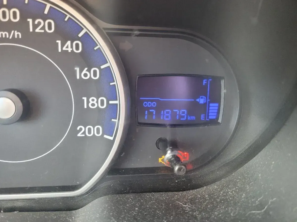 Gebraucht Hyundai i10 69 PS (50 kW) 2012 Rot Kleinwagen