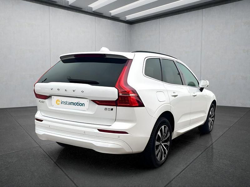 Gebraucht Volvo XC60 Core 250 PS (183 kW) 2024 Weiß SUV