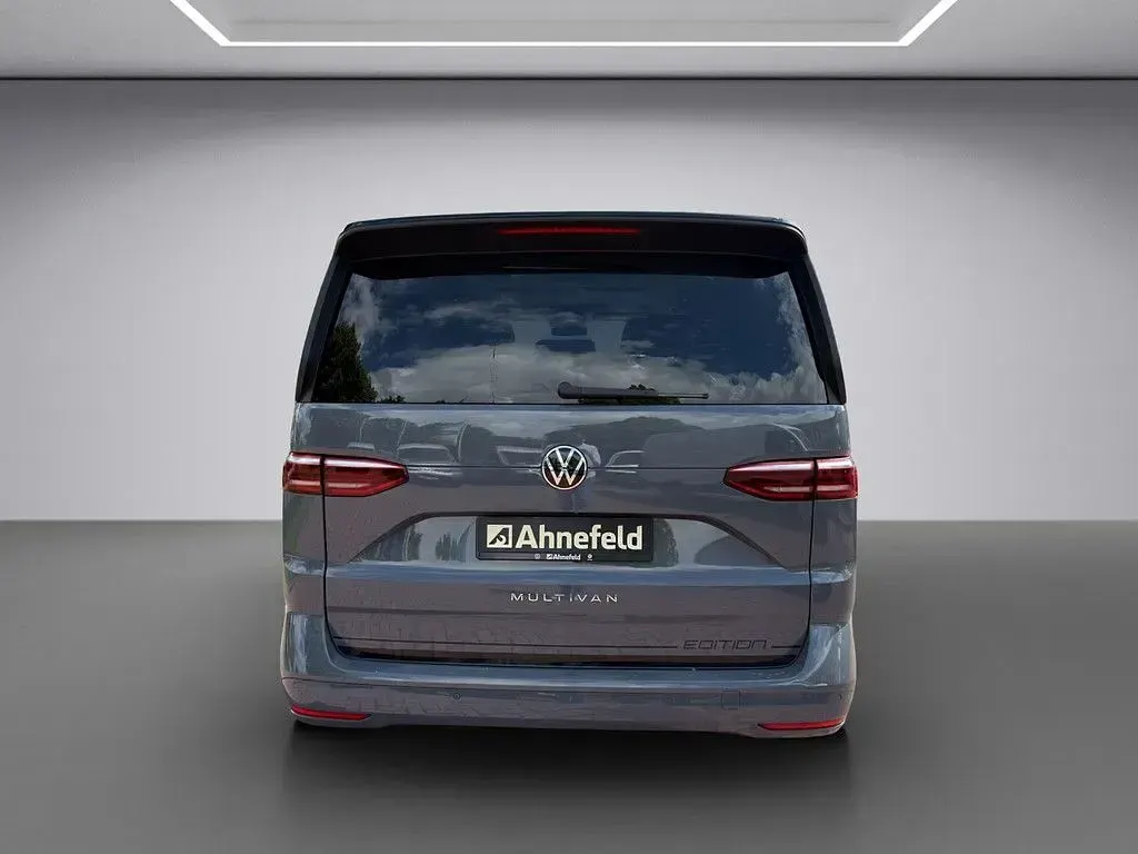 Gebraucht VW Multivan Edition 136 PS (100 kW) 2023 Pure grey Van / Kleinbus