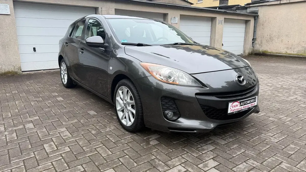 Używany Mazda 3 Edition 105 KM (77 kW) 2012 Szary Hatchback