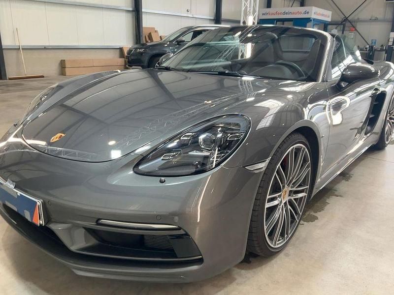 Grau Gebraucht 2021 Porsche 718 Boxster S Sport Cabrio | 79.950 € (Fairer Preis) - Bild 1/4
