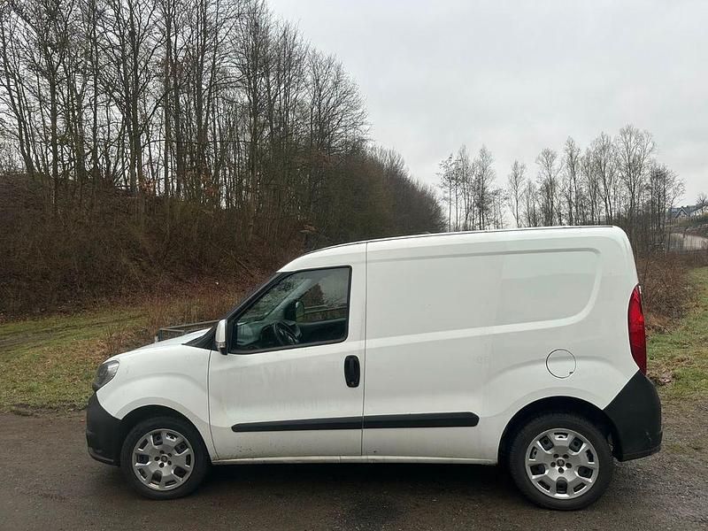 Gebraucht Fiat Doblò 120 PS (88 kW) 2015 Weiß Van / Kleinbus