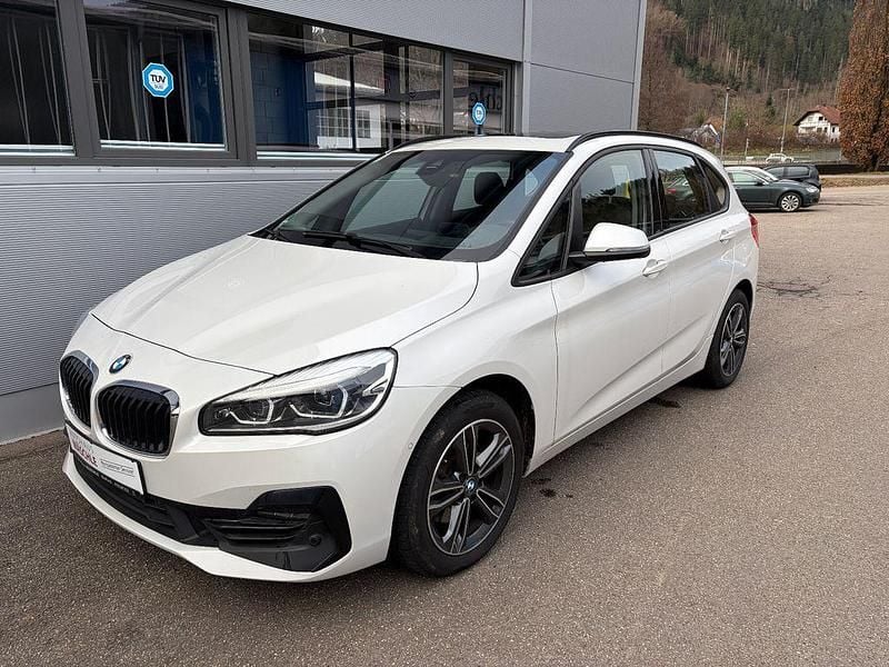Gebraucht BMW 220 Active Tourer Sport Line 190 PS (139 kW) 2020 Weiß Van / Kleinbus