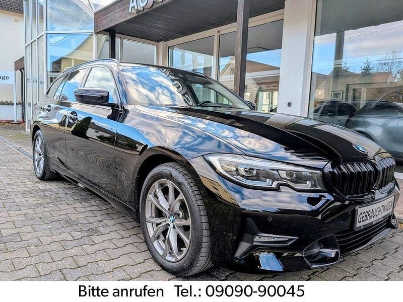 Schwarz Gebraucht 2022 BMW 318 Sport Line Kombi | 28.999 € (Fairer Preis) - Bild 1/4