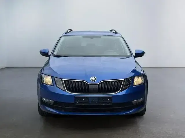 Gebraucht Skoda Octavia Ambition 116 PS (85 kW) 2019 Race blue metallic Kombi