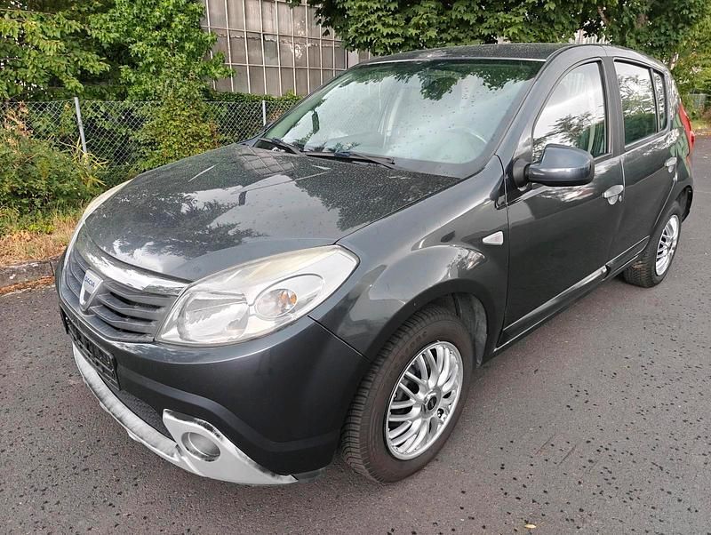 Grau Gebraucht 2008 Dacia Sandero Kleinwagen | 1.600 € (Fairer Preis) - Bild 1/4