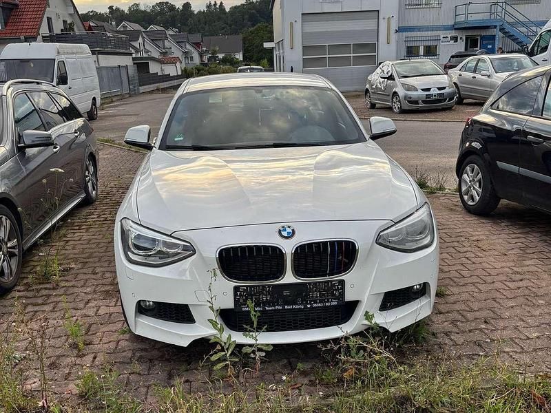 Weiß Gebraucht 2012 BMW 116 Kleinwagen | 5.400 € (Fairer Preis) - Bild 1/4